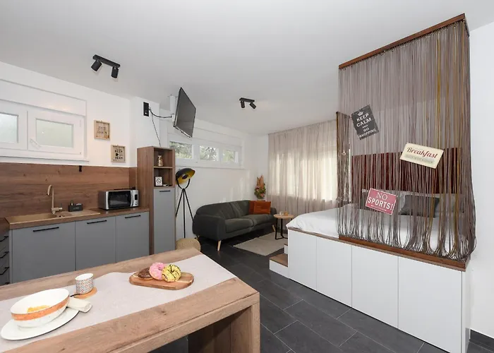 Apartment Feel Good & *