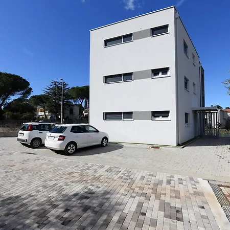 Feel Good & ザダル