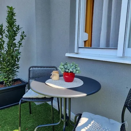 Feel Good & شقة *