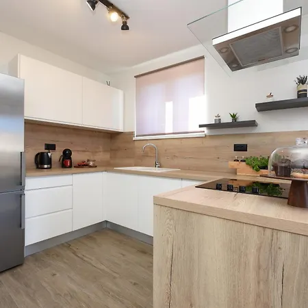 Feel Good & ザダル